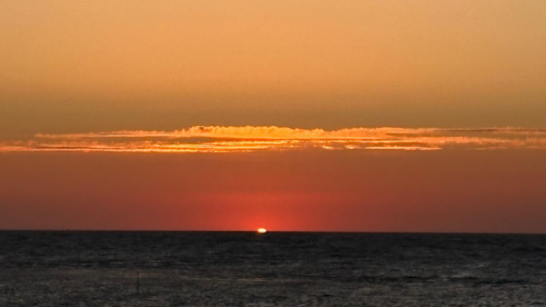 Atardecer rojizo en Cádiz